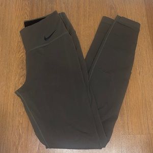 Nike Yoga Leggings